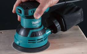 حفافة دائرية 240 واط من ماكيتا Makita